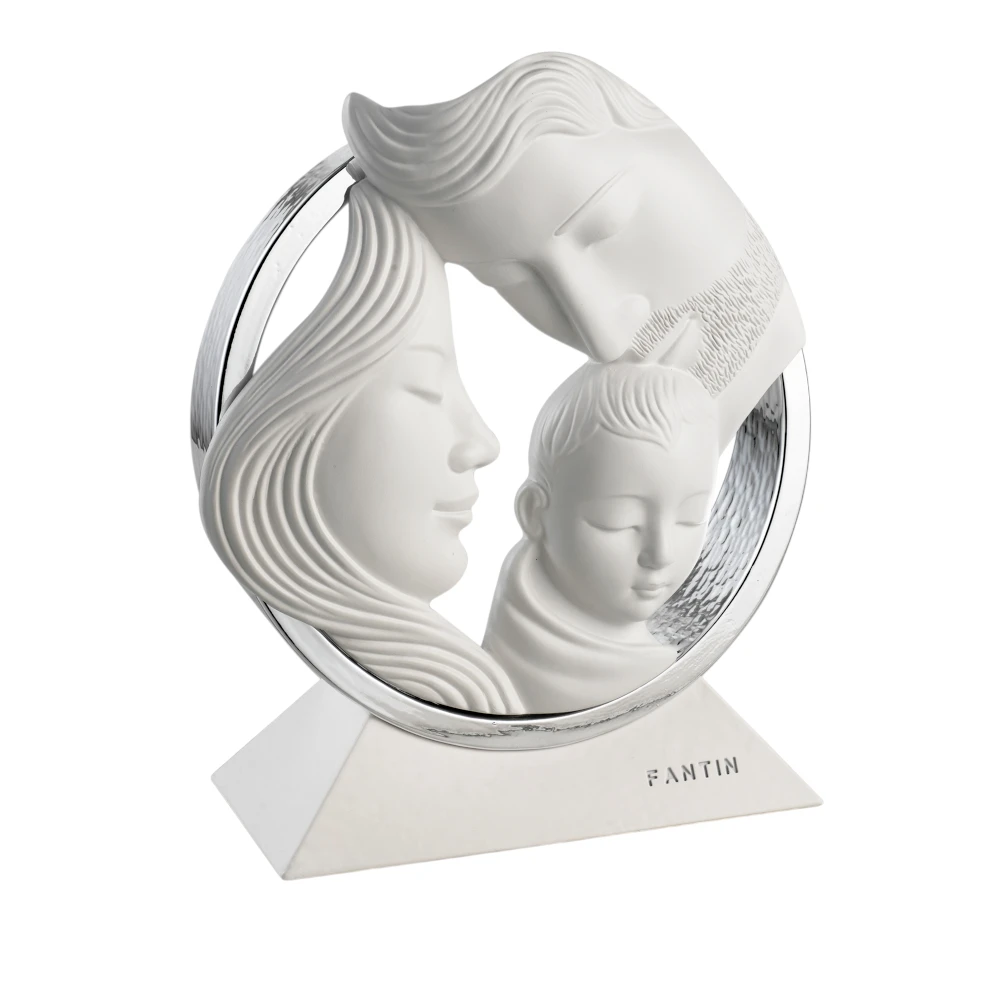 Sacra Famiglia Fantin Argenti: simbolo di fede e armonia