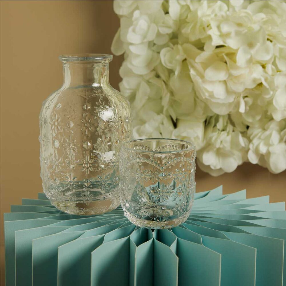 caraffa con bicchiere