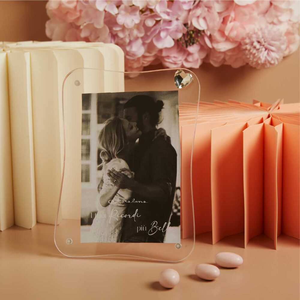 Cornice ondulata bianca con cuore strass - Bomboniere Claraluna