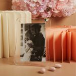 Cornice ondulata bianca con cuore strass - Bomboniere Claraluna