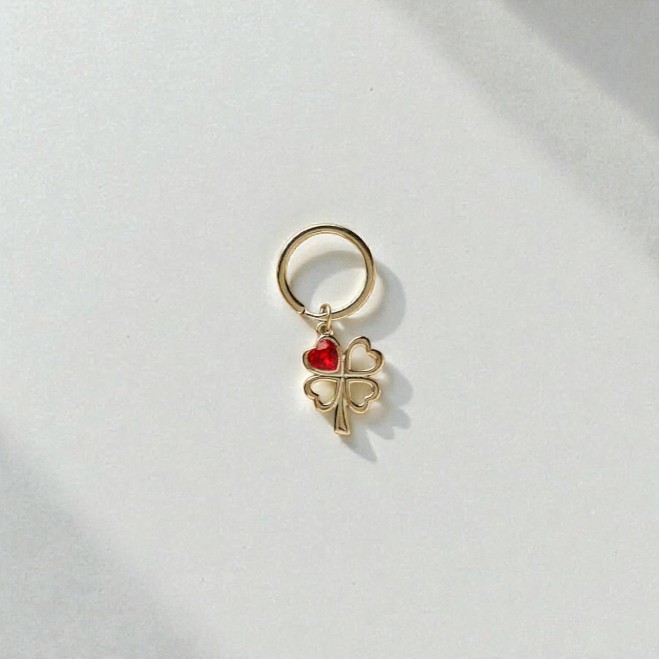 Portachiavi quadrifoglio strass rosso in due colori - Bomboniere Claraluna