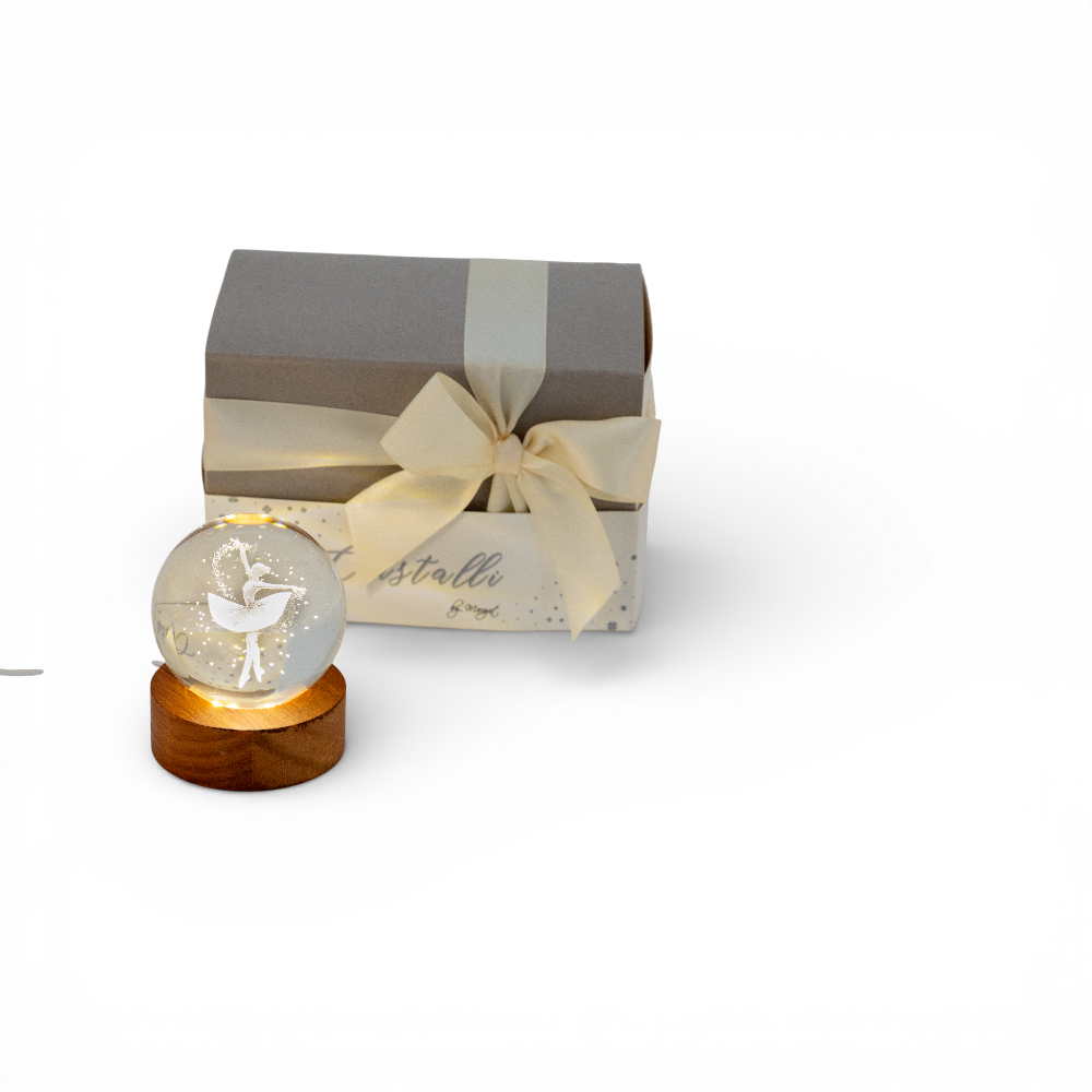 Sfera piccola ballerina con base legno led 6cm