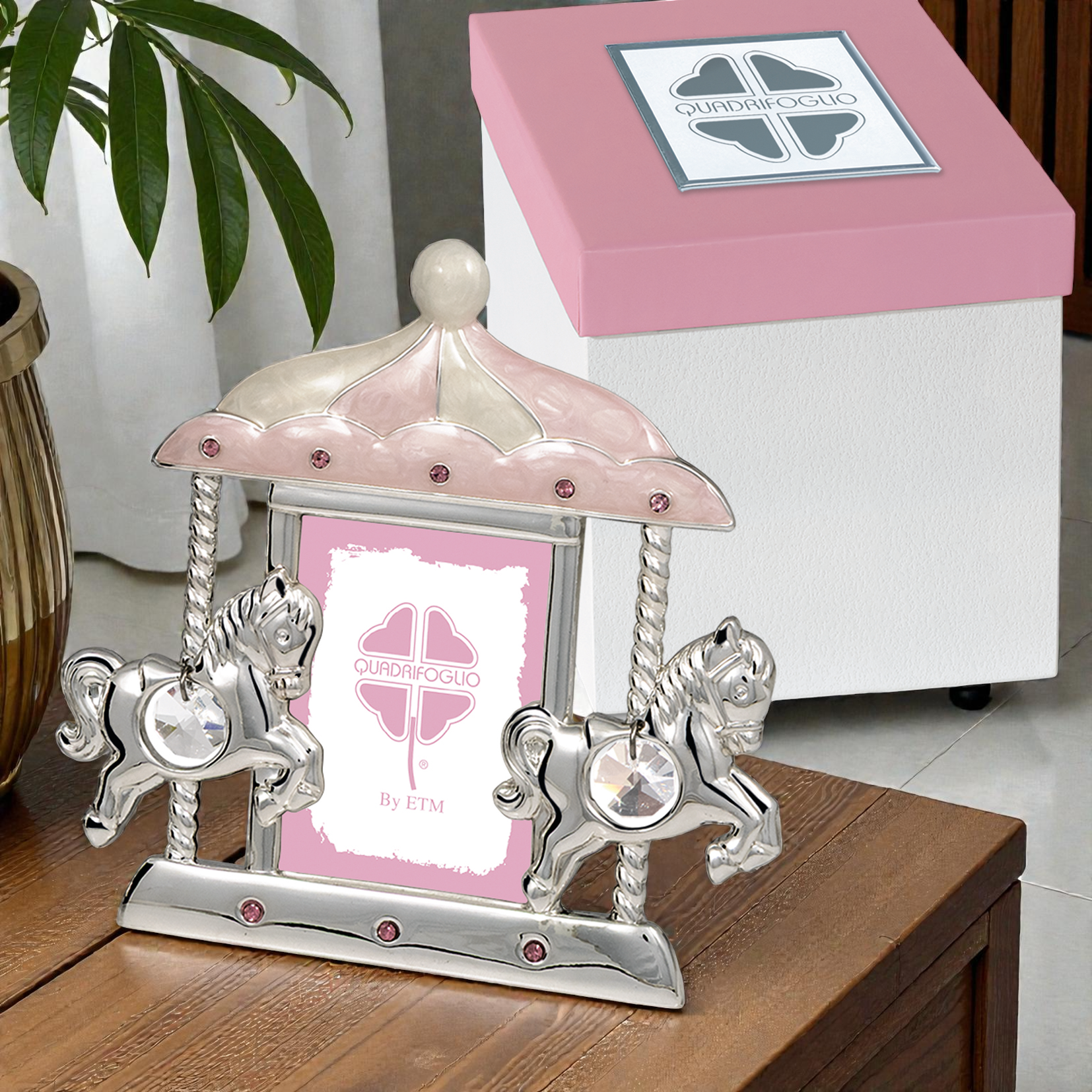 Portafoto con cavallini in argento e inserti rosa - Bomboniere solidali Quadrifoglio - immagine 2