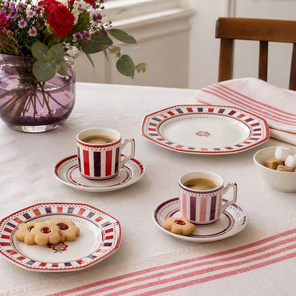 Set 2 tazzine caffè con piattino Notting Hill rosa e bordeaux – Bomboniera Egan Collezione 2027 - immagine 3