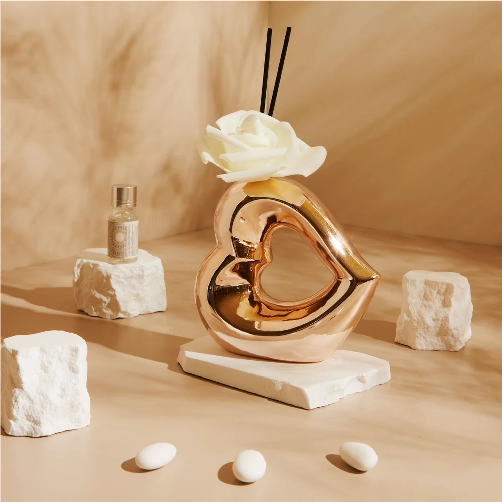Cuore profumatore in ceramica oro rosa con rosa – Bomboniera Claraluna Collezione 2027 - immagine 2