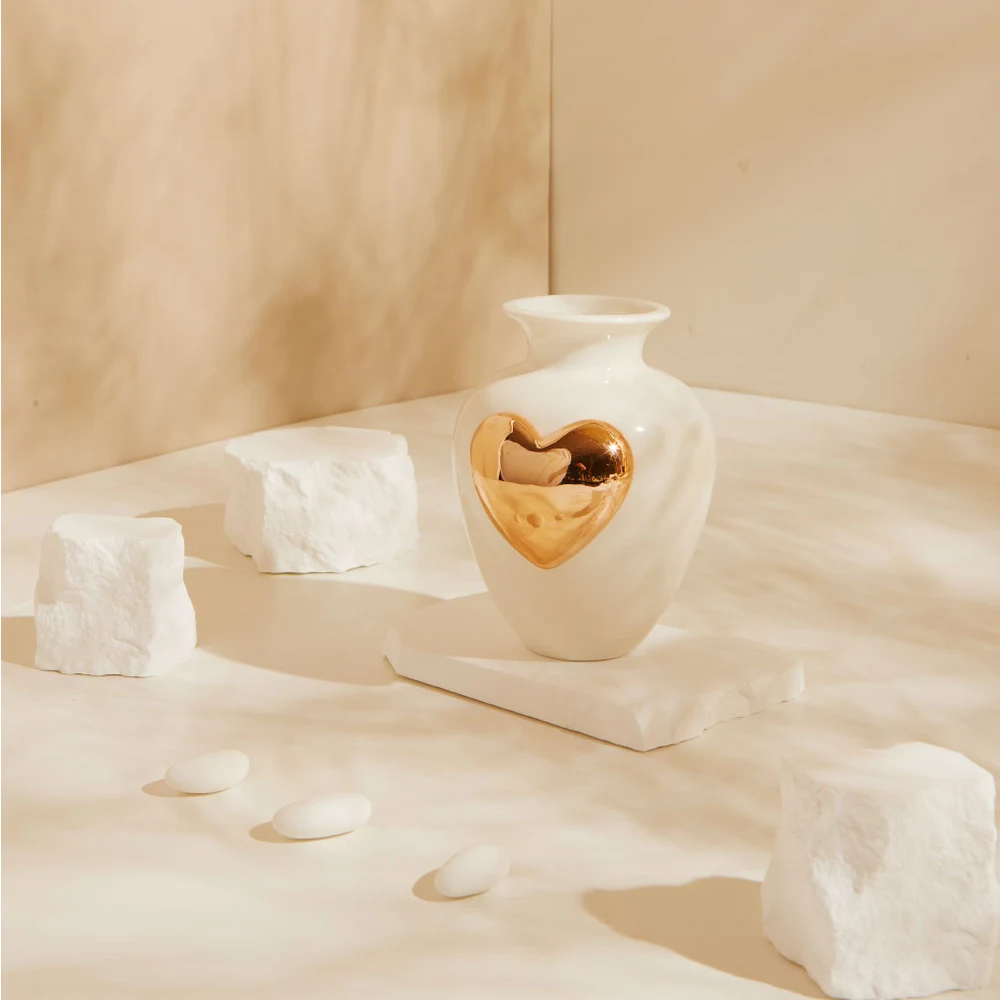 Vaso in ceramica bianca con cuore oro rosa piccolo – Bomboniera Claraluna Collezione 2027 - immagine 2