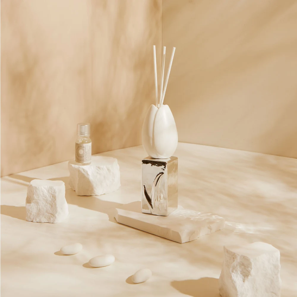 Profumatore tulipano in ceramica con base argento piccolo – Bomboniera Claraluna Collezione 2027 - immagine 2