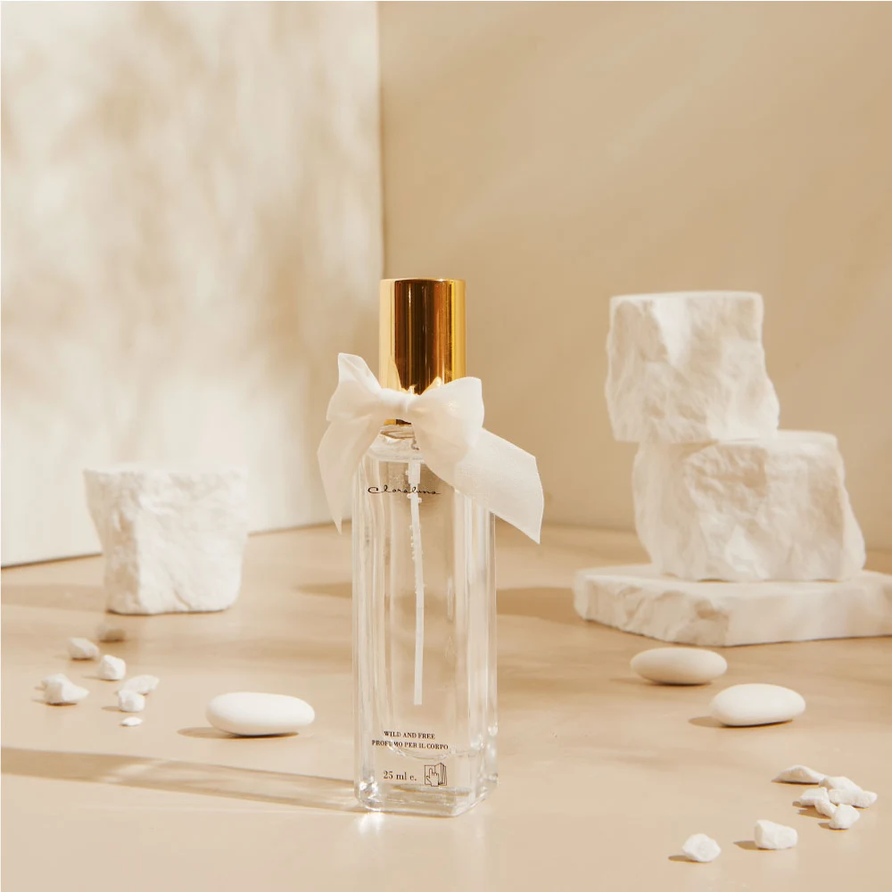 Profumo spray in vetro con fiocco bianco – Bomboniera Claraluna Collezione 2027 - immagine 2