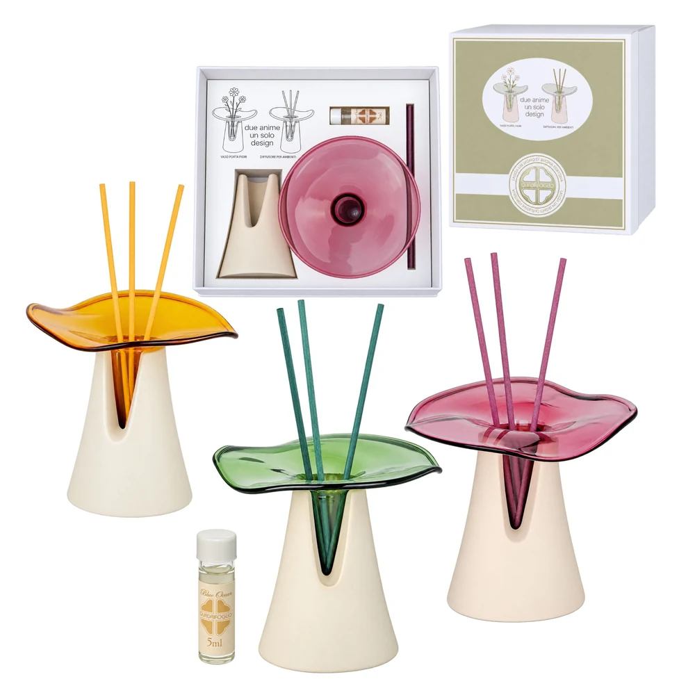 Vaso diffusore Bloom corolla in vetro colorato 3 soggetti assortiti – Bomboniera Quadrifoglio Collezione 2027